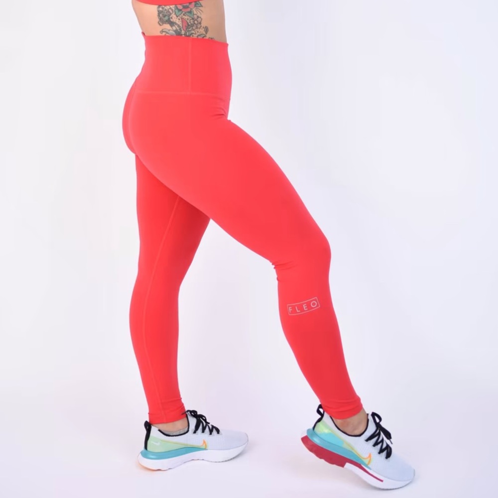 FLEO El Toro 25" High Rise Legging in Cayenne